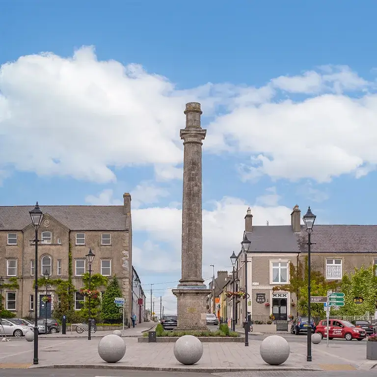 Just 15 minutes from Kinnitty, explore Birr's historic town, Birr Castle, and the world-famous Great Telescope, with a walking tour starting at Ardmore Country House